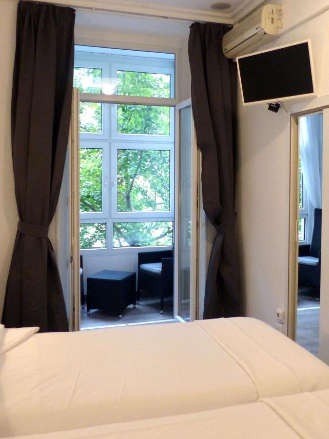 Pension Donostiarra San Sebastian Exterior photo