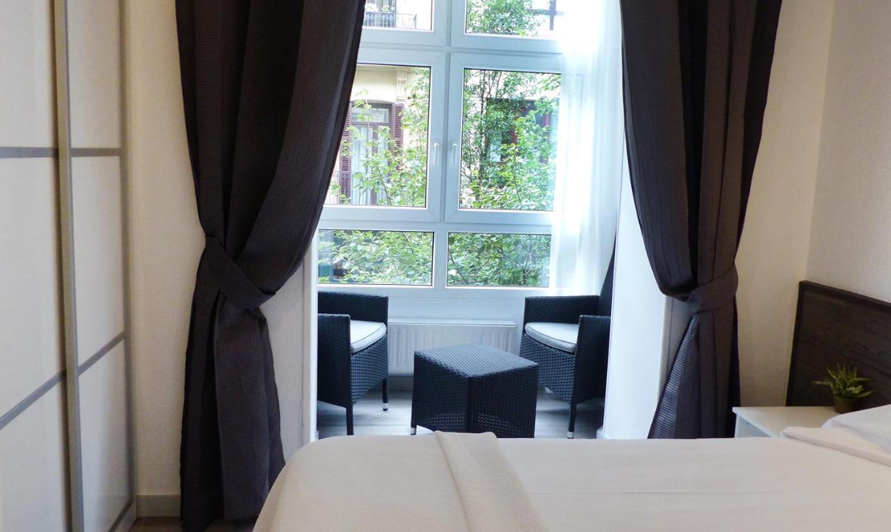 Pension Donostiarra San Sebastian Exterior photo