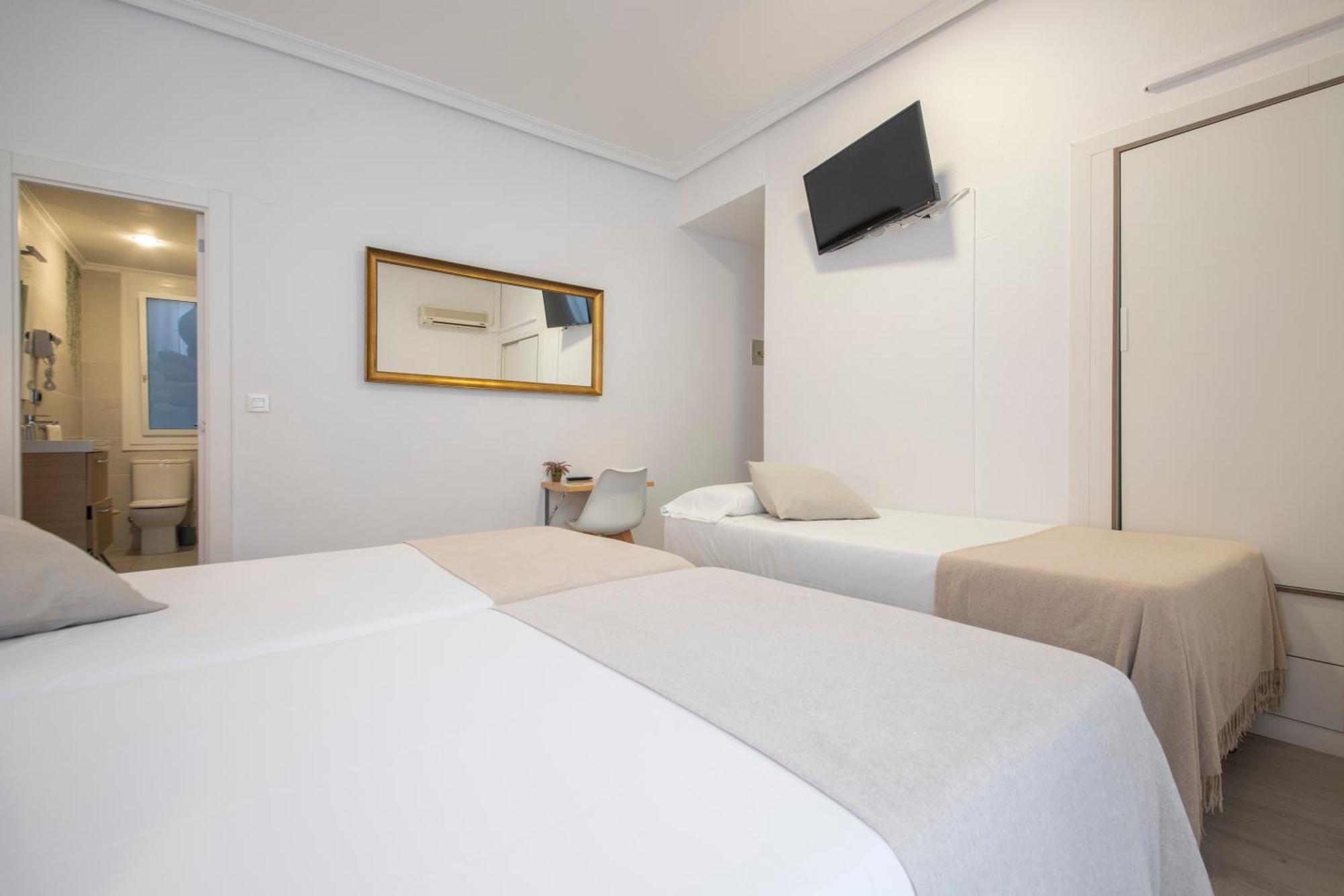 Pension Donostiarra San Sebastian Exterior photo